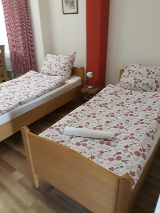 Apartments Emir トゥズラ 部屋 写真